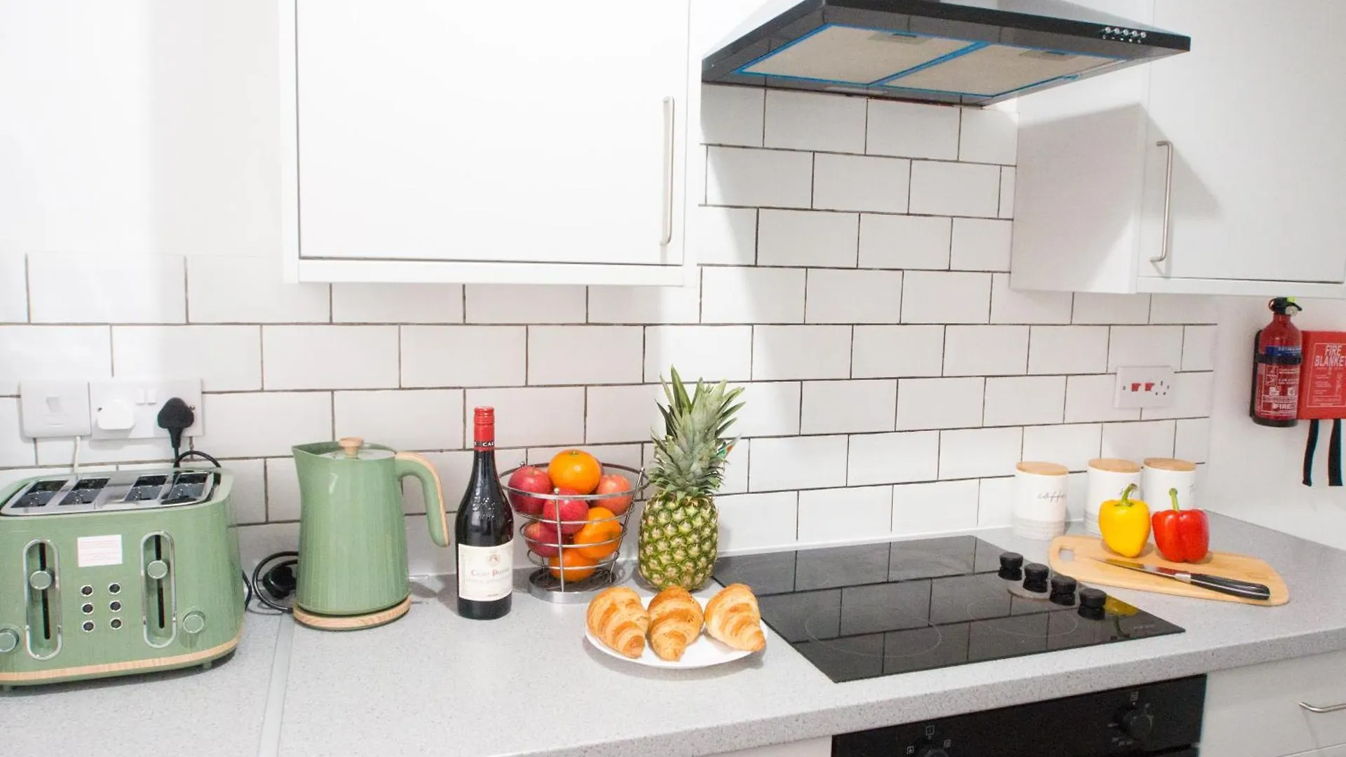 Modern 6-Bed Home Near Leeds City Centre