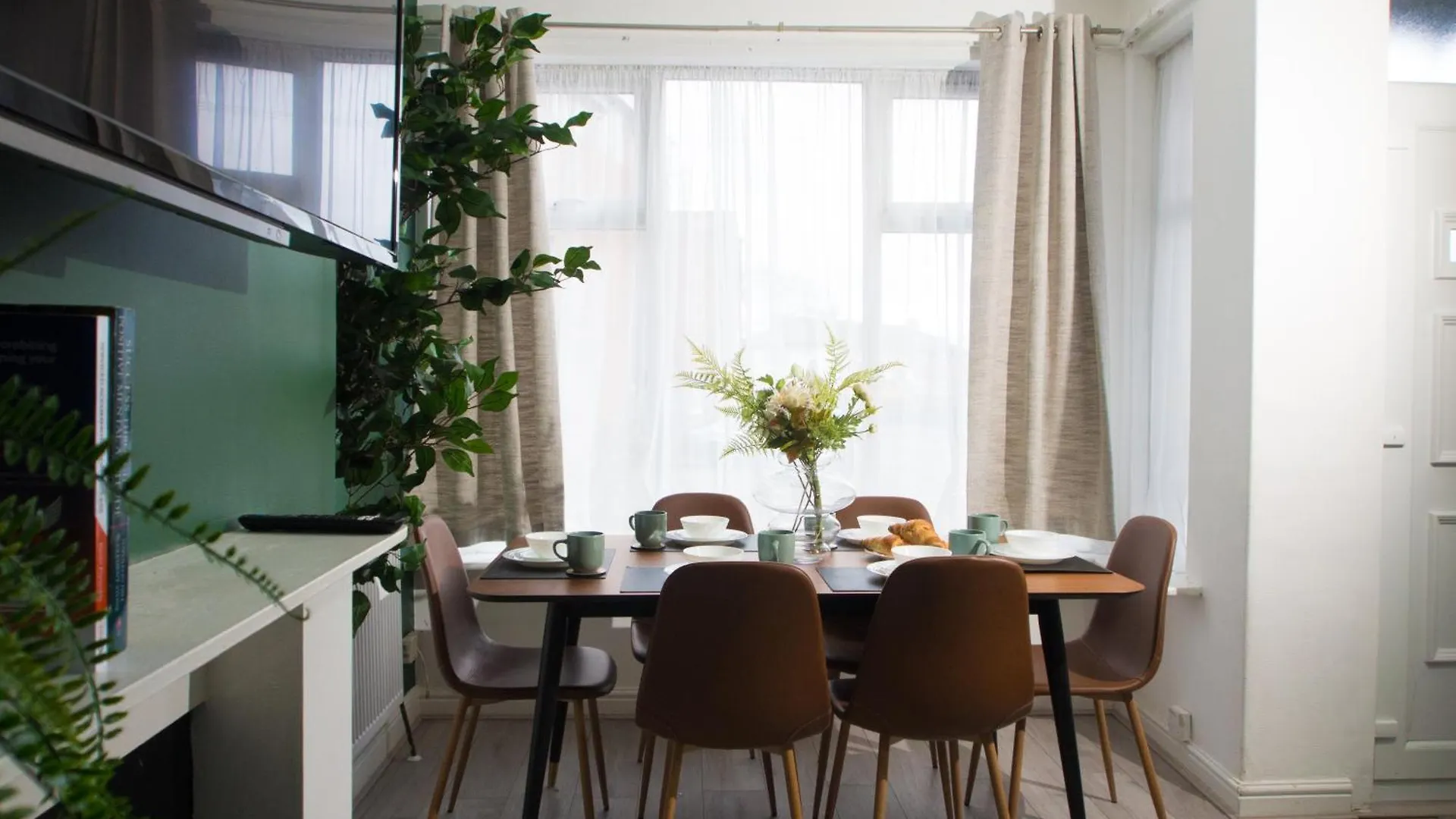 Modern 6-Bed Home Near Leeds City Centre Apartment Leeds (West Yorkshire)