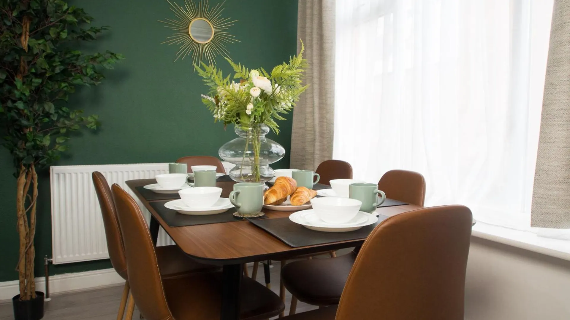 Apartment Modern 6-Bed Home Near Leeds City Centre